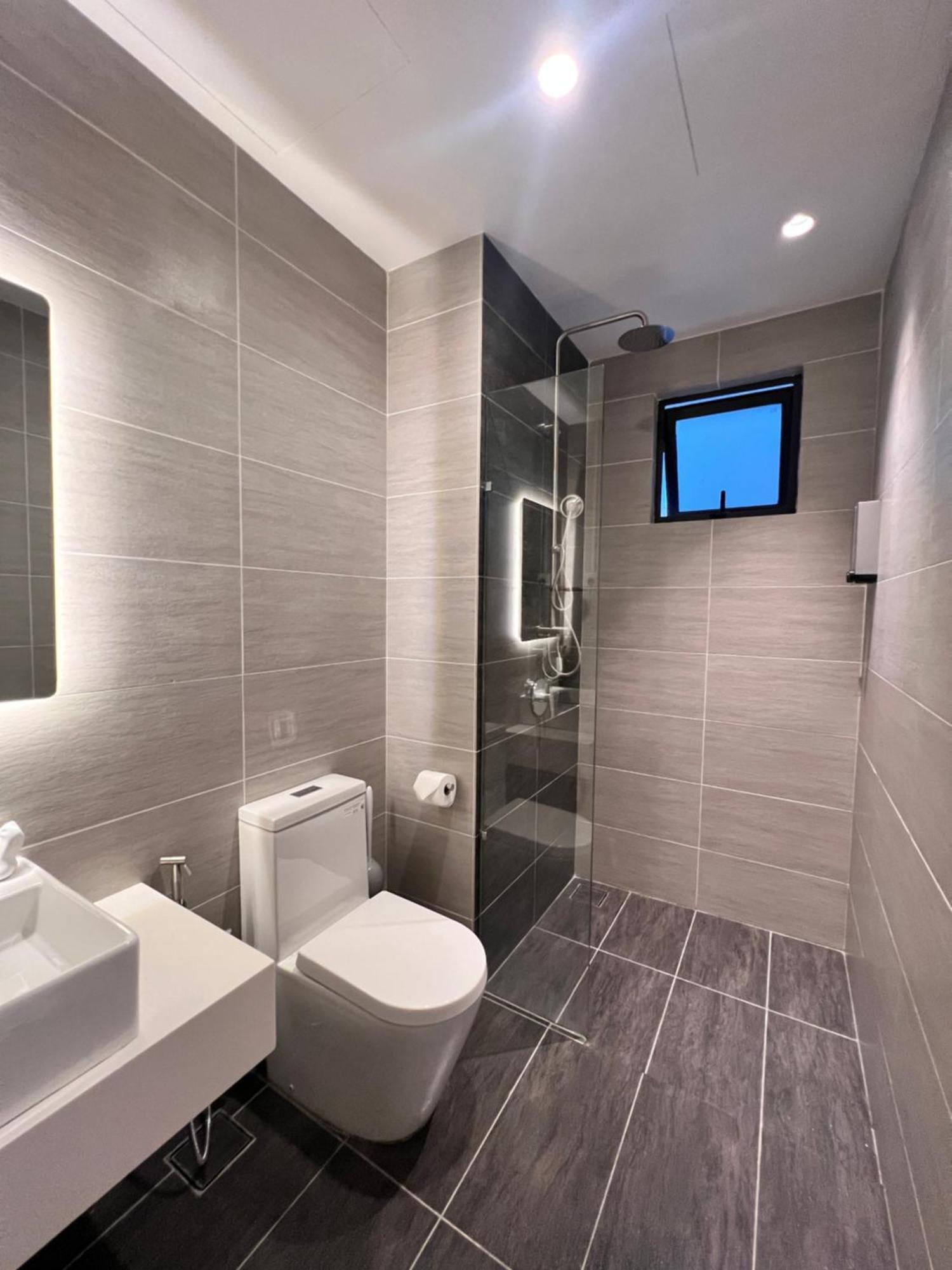 Skyscraper 65 Kl Highest Outdoor Bathtub Luxury Lavish Designer Suite Penthouse Lv65 吉隆坡 外观 照片