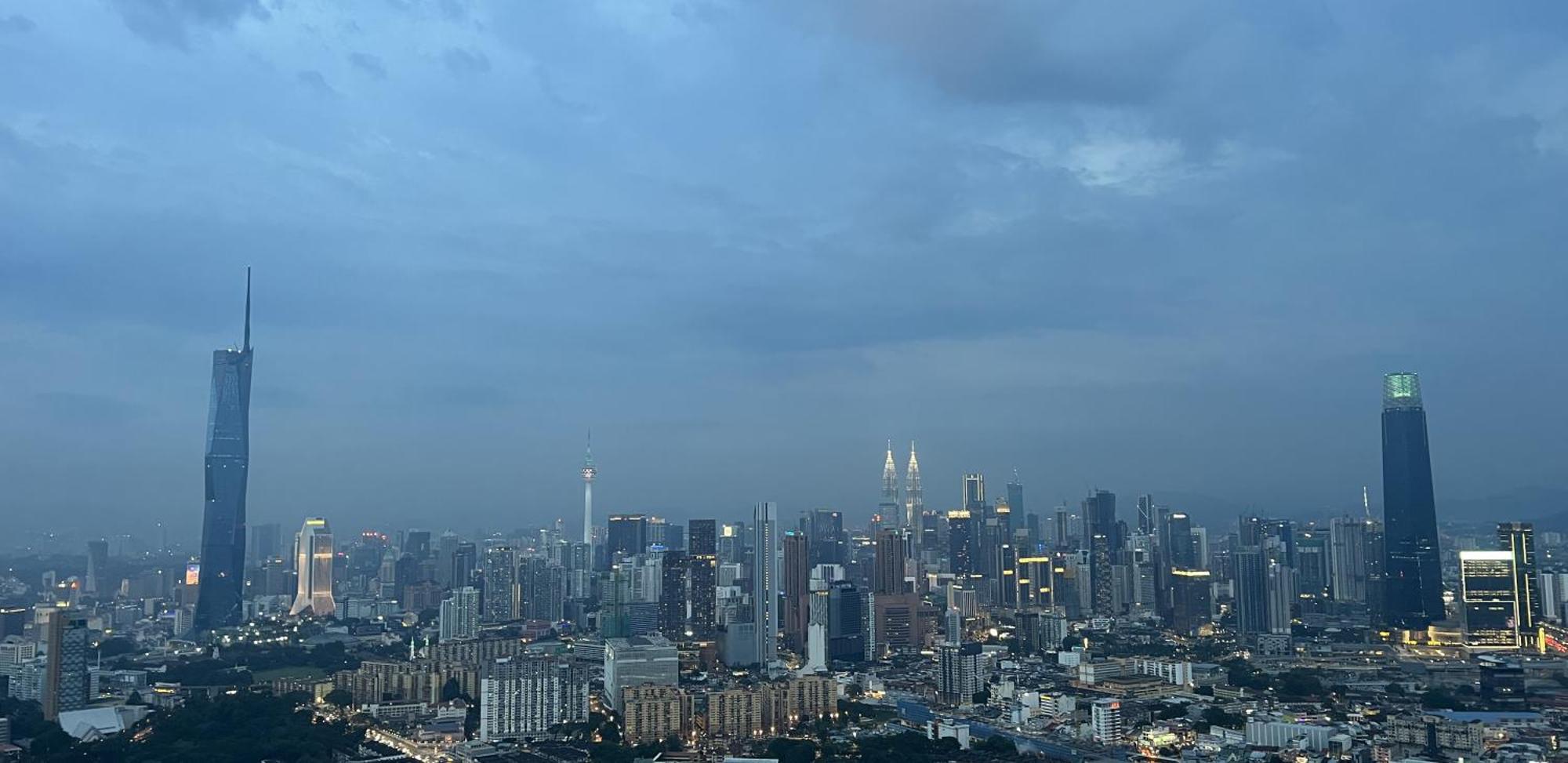 Skyscraper 65 Kl Highest Outdoor Bathtub Luxury Lavish Designer Suite Penthouse Lv65 吉隆坡 外观 照片